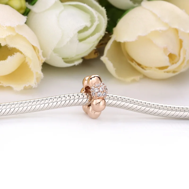 (obrázek pro) Oddělovací přívěsek PANDORA Leštěné kuličky a pavé - 788310CZ - Zobrazit 2