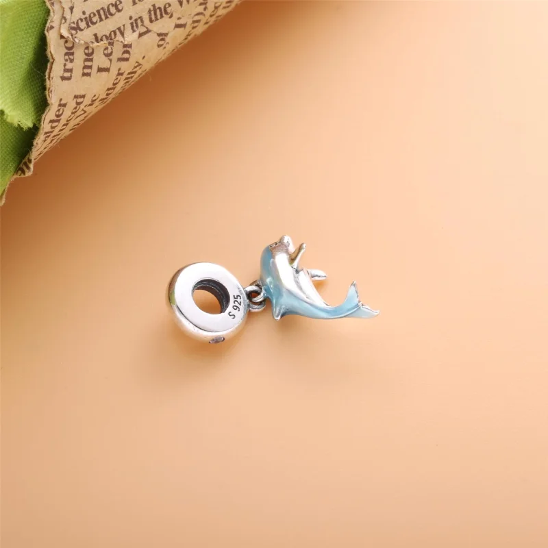 (obrázek pro) PANDORA Třpytivý přívěsek s delfínem - 798947C01 - Zobrazit 3