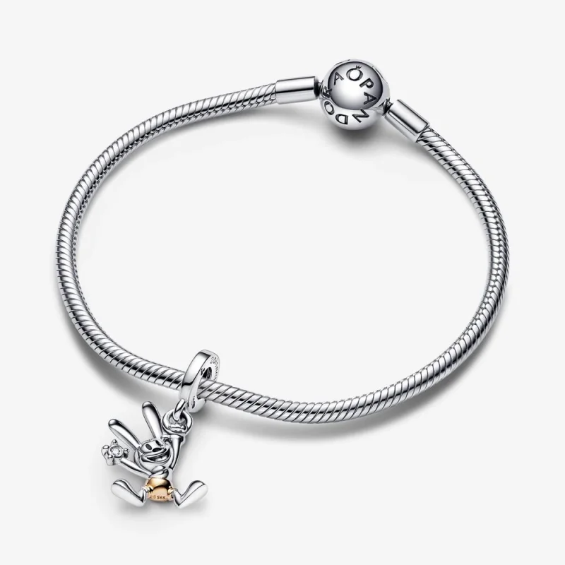 (obrázek pro) PANDORA Disney 100. výročí Oswald Dangle Charm - 792519C01 - Zobrazit 4