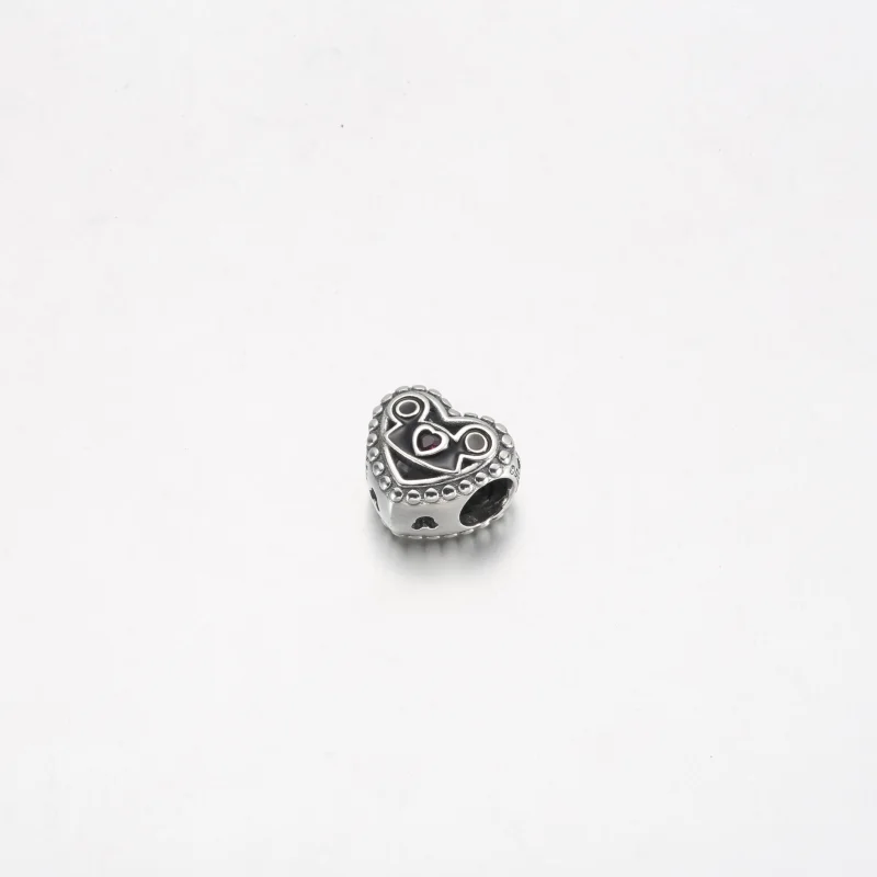 (obrázek pro) PANDORA Disney Parks Mickey Mouse ušáček a přívěsek se zámkem - 792276C01 - Zobrazit 6