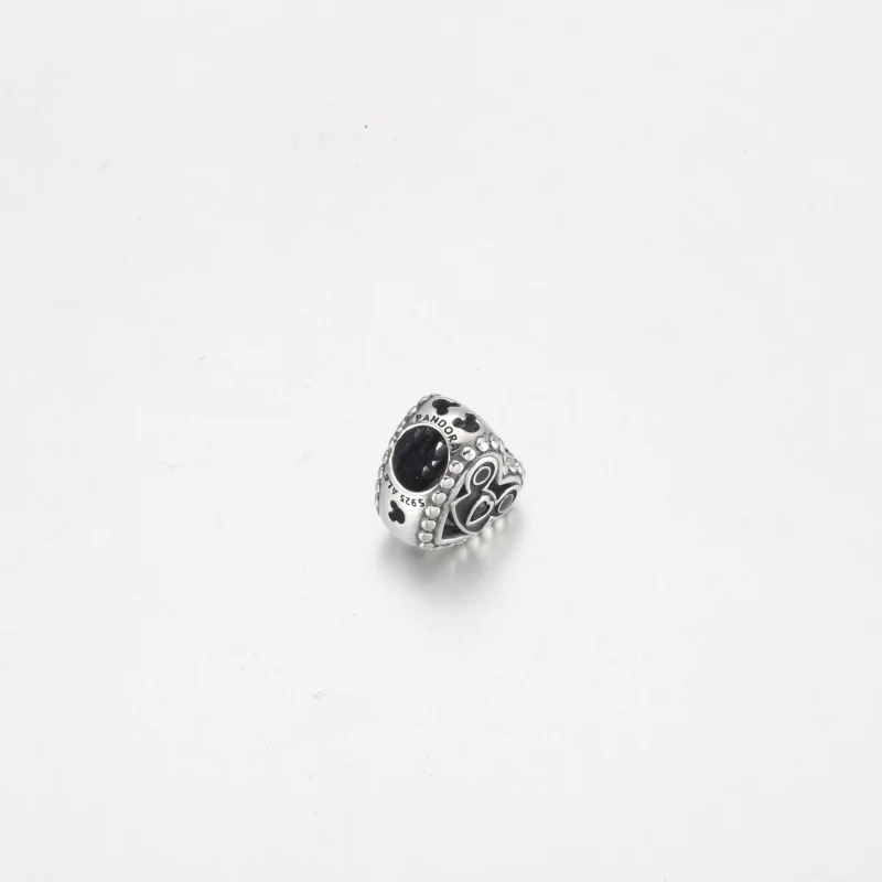 (obrázek pro) PANDORA Disney Parks Mickey Mouse ušáček a přívěsek se zámkem - 792276C01 - Zobrazit 9