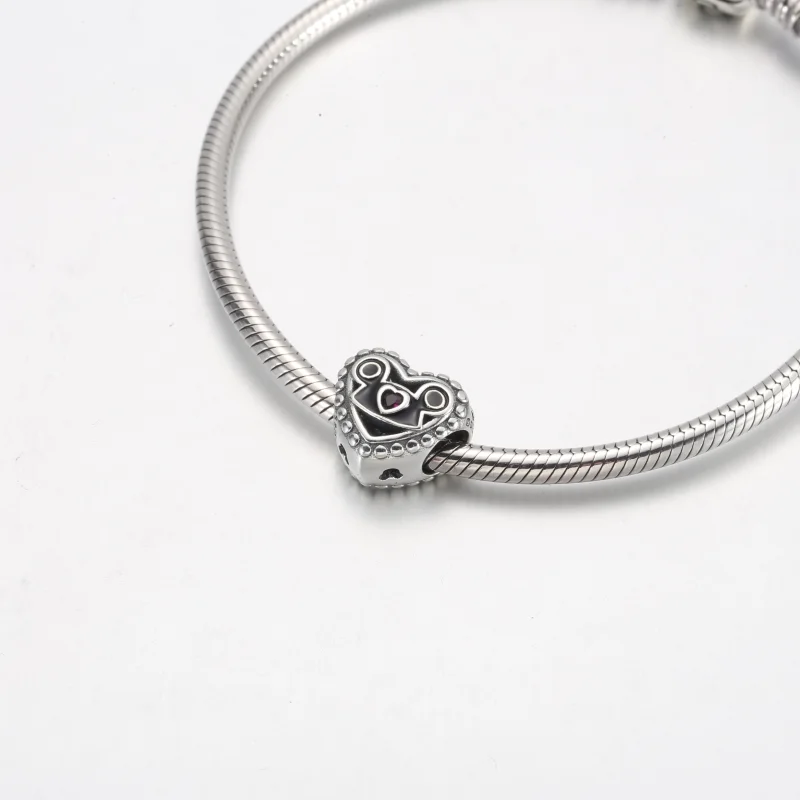 (obrázek pro) PANDORA Disney Parks Mickey Mouse ušáček a přívěsek se zámkem - 792276C01 - Zobrazit 10