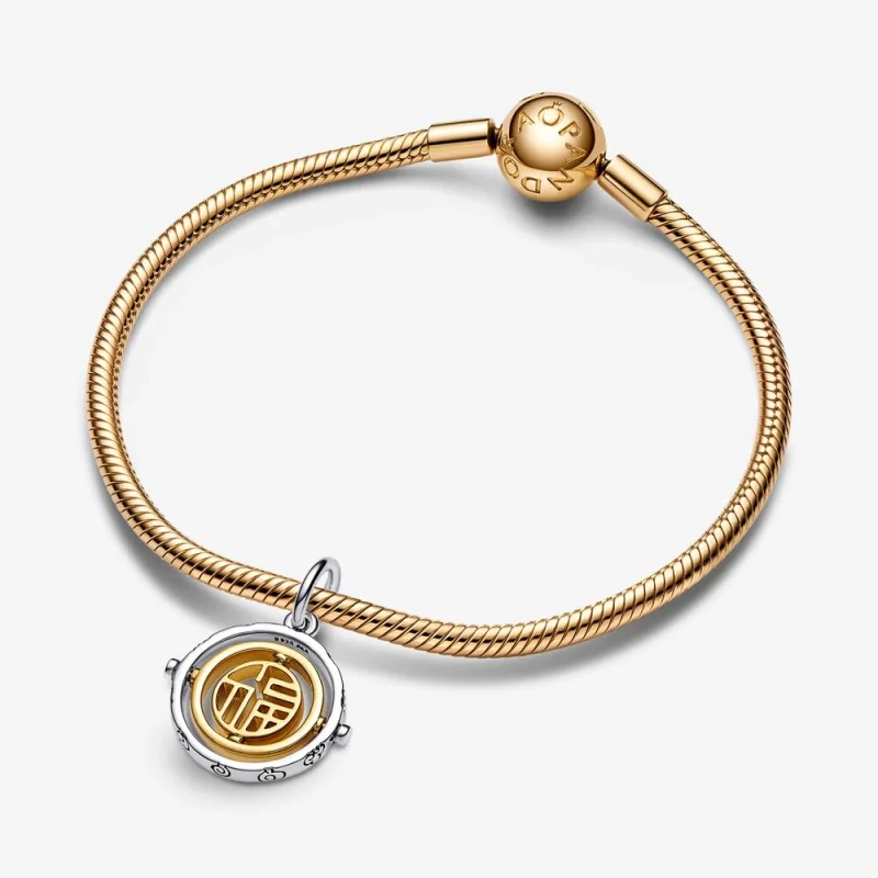 (obrázek pro) PANDORA dvoubarevný přívěsek s otáčivým motivem Fu - 762536C00 - Zobrazit 4