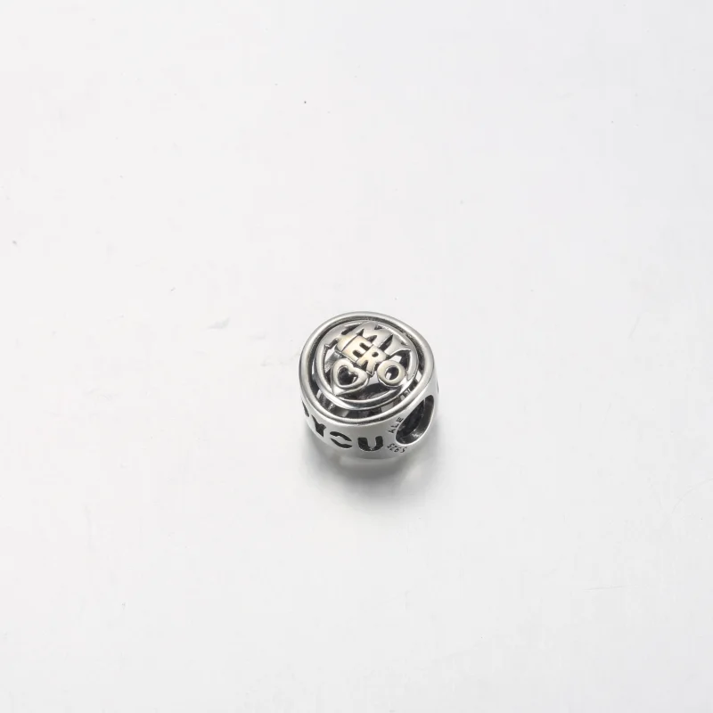 (obrázek pro) PANDORA Maminka Hrdinka Charm se otevřeným vzorem - 792644C00 - Zobrazit 3