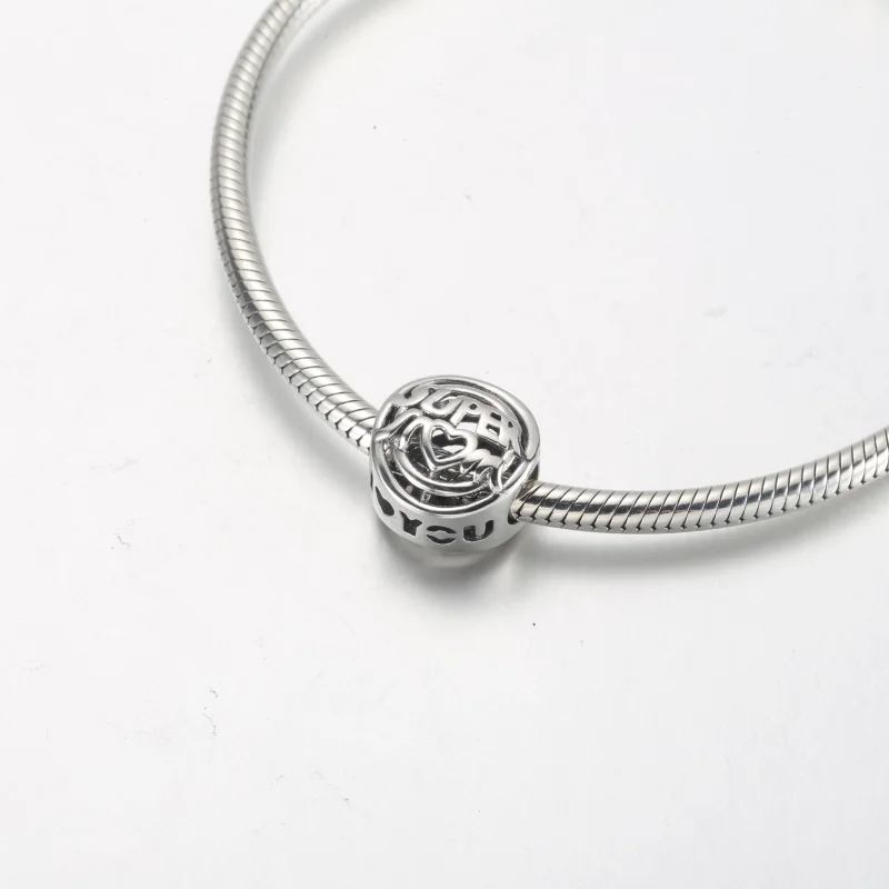 (obrázek pro) PANDORA Maminka Hrdinka Charm se otevřeným vzorem - 792644C00 - Zobrazit 5