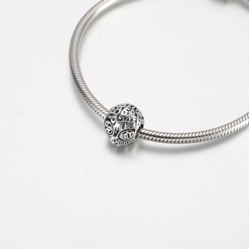 (obrázek pro) PANDORA Marvel Spider-Man Mask Charm - 792351C01 - Zobrazit 12