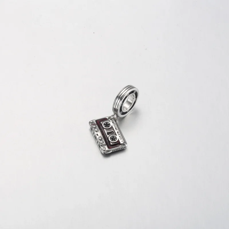 (obrázek pro) PANDORA Marvel Strážci Galaxie návesný přívěsek s magnetofonovou kazetou - 79256 - Zobrazit 5
