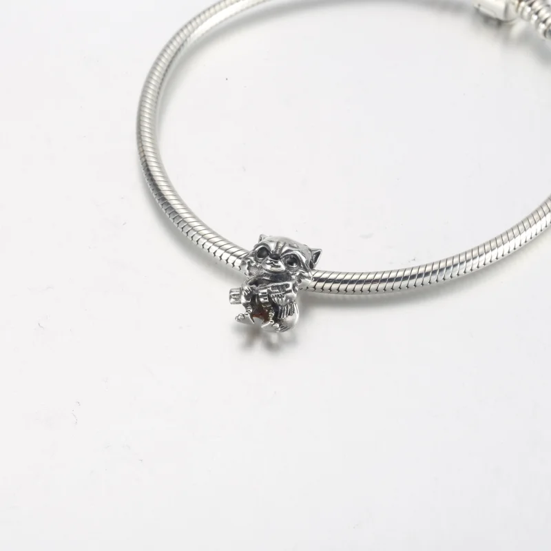 (obrázek pro) PANDORA Marvel Strážci Galaxie Rocket Raccoon Charm - 792563C01 - Zobrazit 12