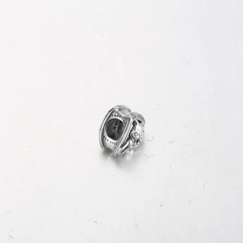 (obrázek pro) PANDORA Marvel Strážci Galaxie Rocket Raccoon & Groot Emblem Charm - 792565C01 - Zobrazit 12
