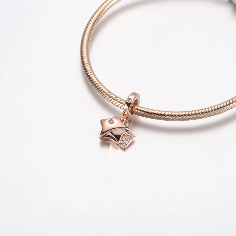 (obrázek pro) Pandora Růžové zlaté štěstí Star Dangle přívěsek - 782483C01 - Zobrazit 4