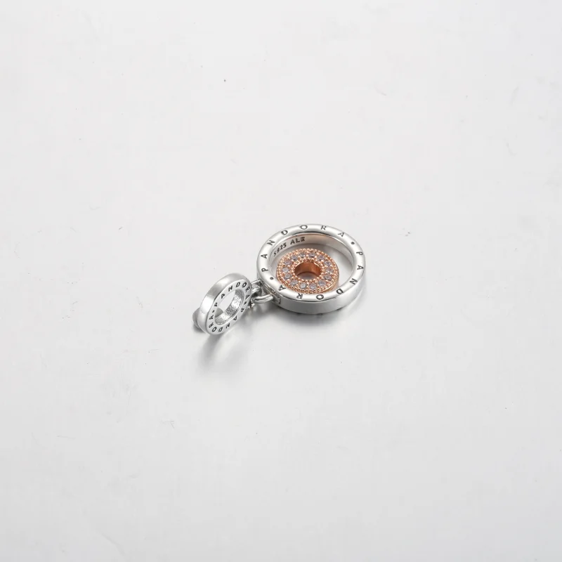 (obrázek pro) Dvoubarevný přívěsek s logem Pandora Circles - 782287C01 - Zobrazit 4