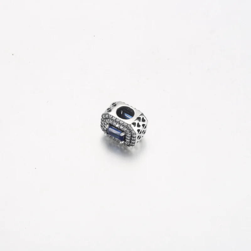 (obrázek pro) Pandora Blue Sparkling Leveled Rectangular Charm - 792385c01 - Zobrazit 4