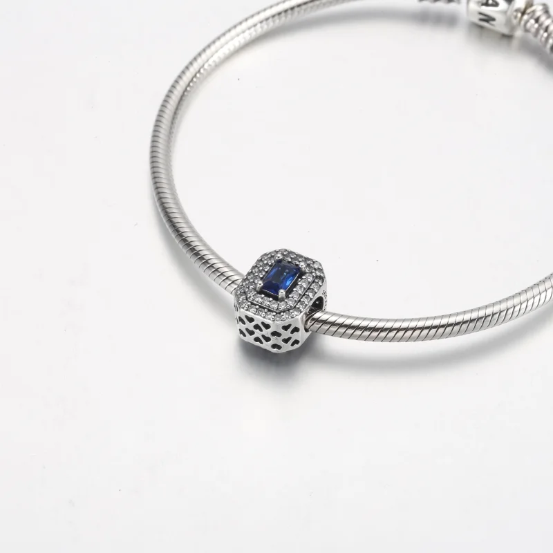 (obrázek pro) Pandora Blue Sparkling Leveled Rectangular Charm - 792385c01 - Zobrazit 5