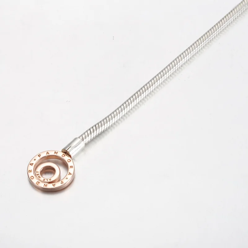 (obrázek pro) Pandora Moments Dvoubarevný náramek s logem T-Bar Snake Chain - 582309C00 - Zobrazit 4