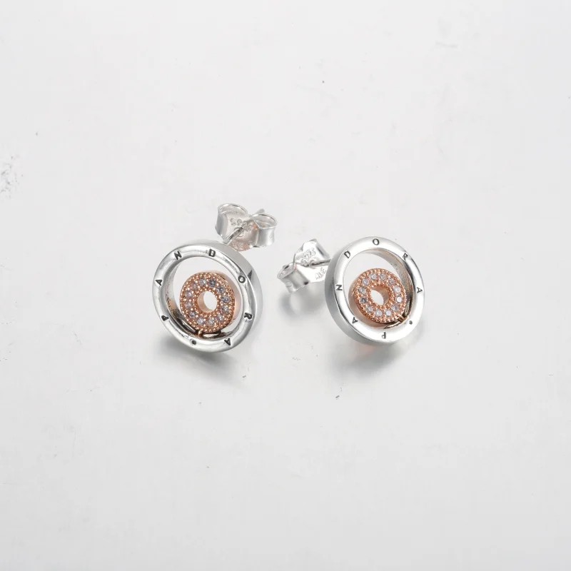 (obrázek pro) Pandora Signature dvoubarevné logo kruhové náušnice - 282314C01 - Zobrazit 5