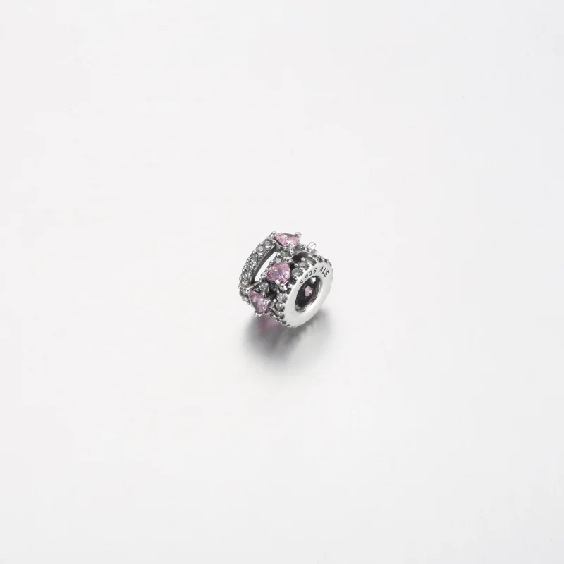 (obrázek pro) Pandora Sparkling Triple Halo Hearts Charm - 791161C01 - Zobrazit 2
