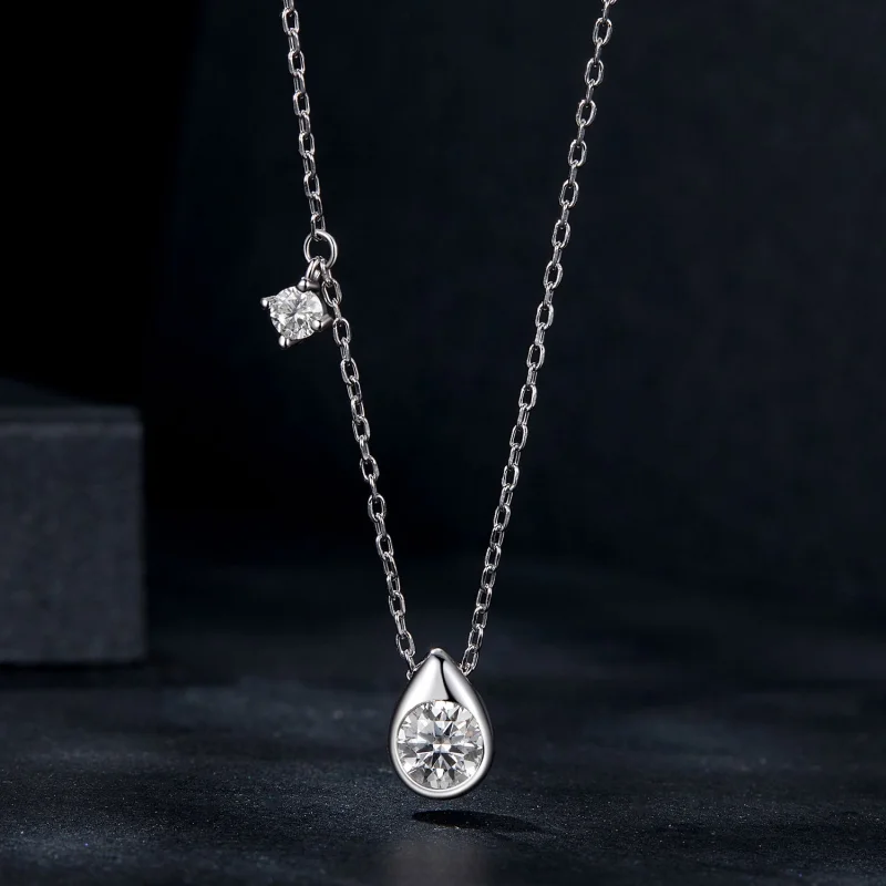 (obrázek pro) PANDORA Style 0,5ct moissanitový kapkový náhrdelník (s jedním certifikátem) - MS - Zobrazit 3