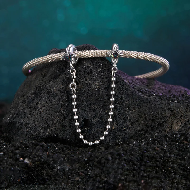 (obrázek pro) Silikonový bezpečnostní řetěz PANDORA Style Vintage Cross - BSC1060 - Zobrazit 3