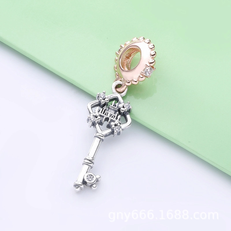 (obrázek pro) PANDORA Rose Gold Visací přívěsek Disney Parky Klíč 788226CZ - Zobrazit 2